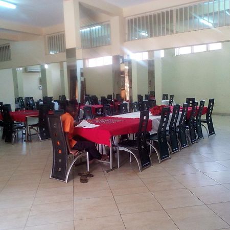 Mamba Hotel Kampala Esterno foto