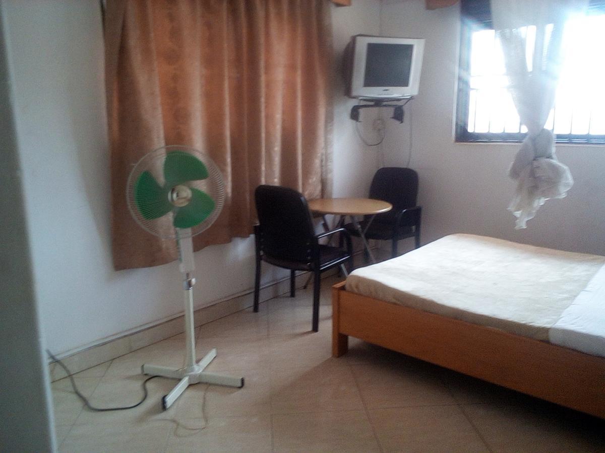Mamba Hotel Kampala Esterno foto